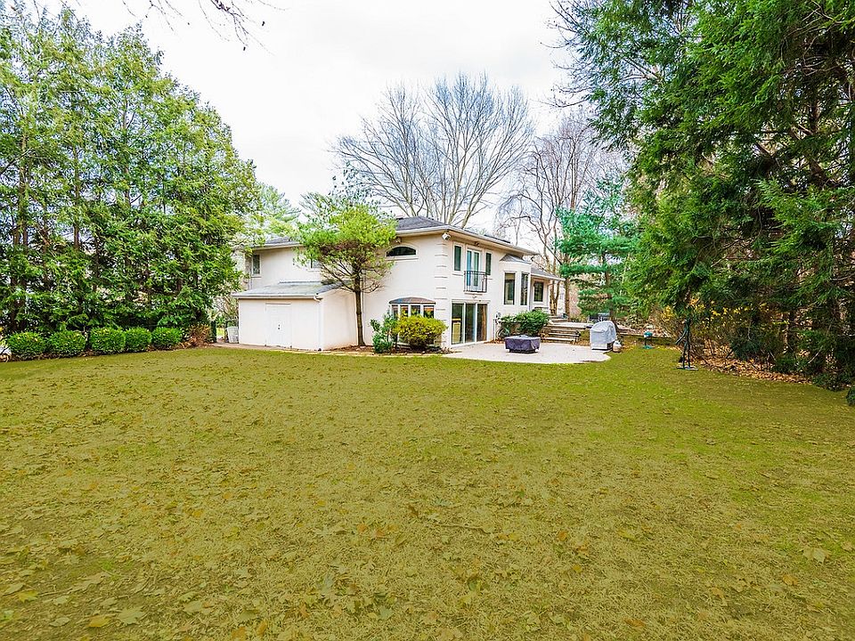 1st image of 18 Maplewood Ln
