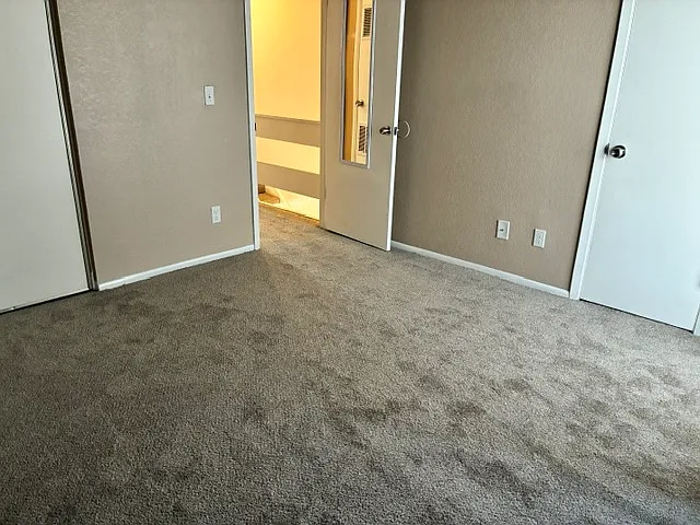 2 bed, 1.5 bath, 892 sqft, $1,250 — Photo 2