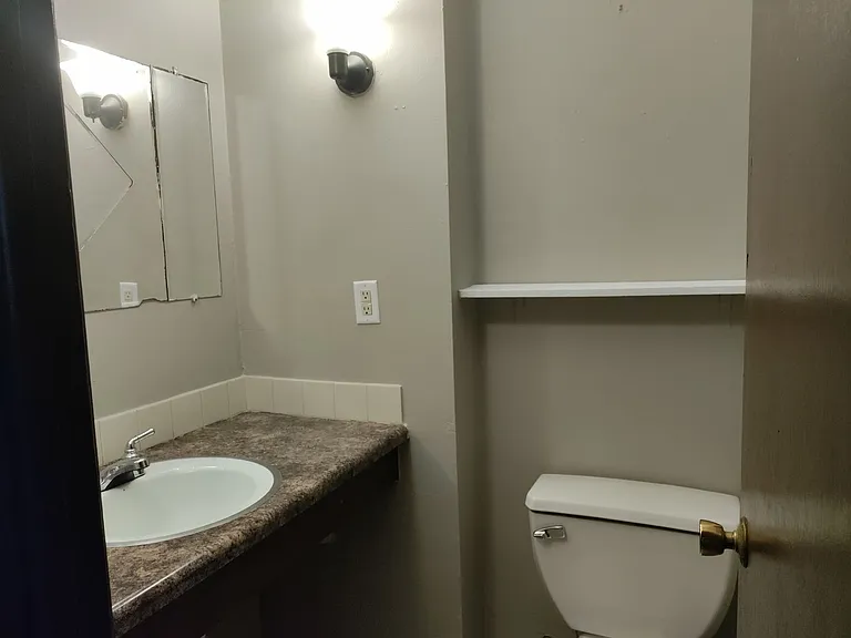 8827-9281 S Woodland Dr — Photo 15