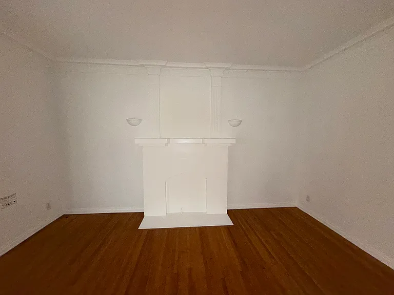 352 S Cloverdale Ave #352 — Photo 6
