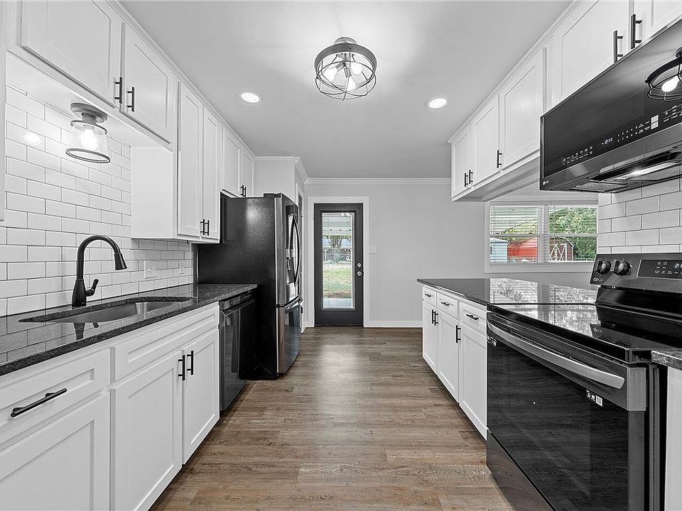 1st image of 803 W Billington Dr