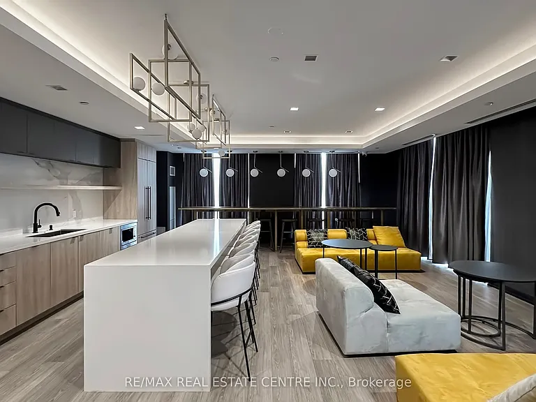 1010 Dundas St E #Penthouse 17 — Photo 43