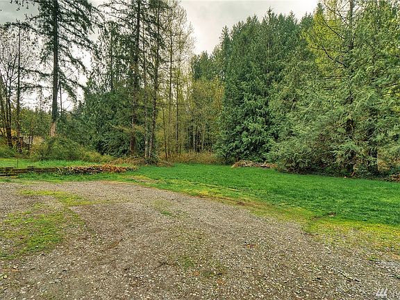 This area is great for extra parking, RV storage, or possibly a site to build a garage or shop.  Level and dry..