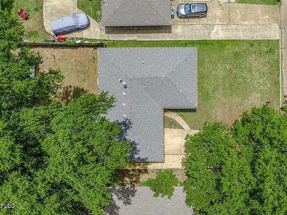4th image of 7860 Brentwood Dr