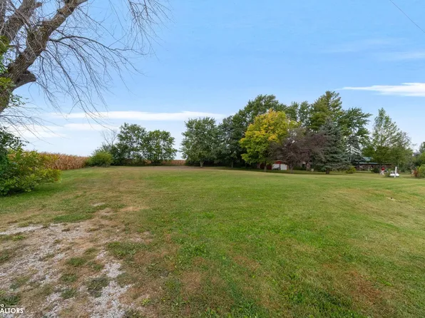 255 SW Walnut Ave, Earlham, IA 50072