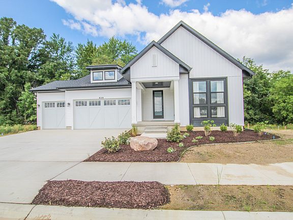 Floor plans and photos shown may include base features along with additional options and upgrades.