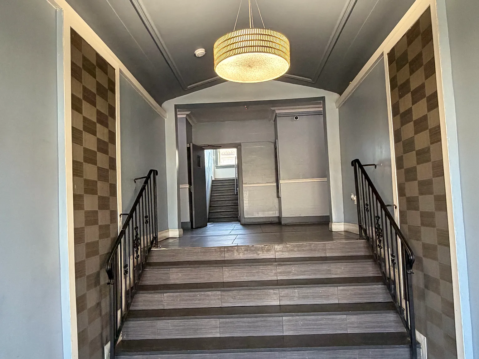 Vine Street Holdings — Photo 2