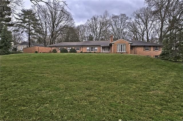 1st image of 213 Deer Park Dr