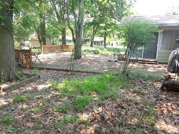 3rd image of 346 Royal Oak Blvd