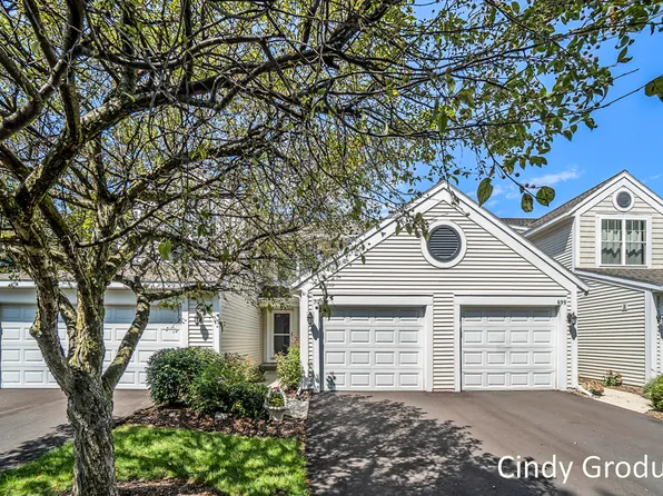 701 Sun Chase Dr, Holland, MI 49424