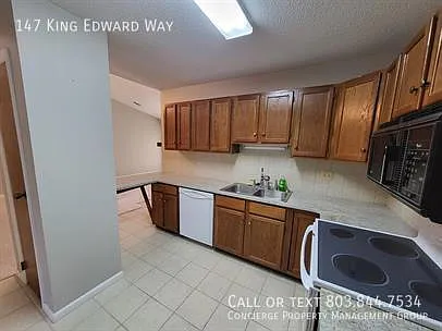 147 King Edward Way — Photo 4