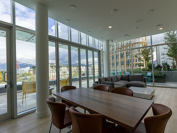 5th image of 333 Carrall St #501