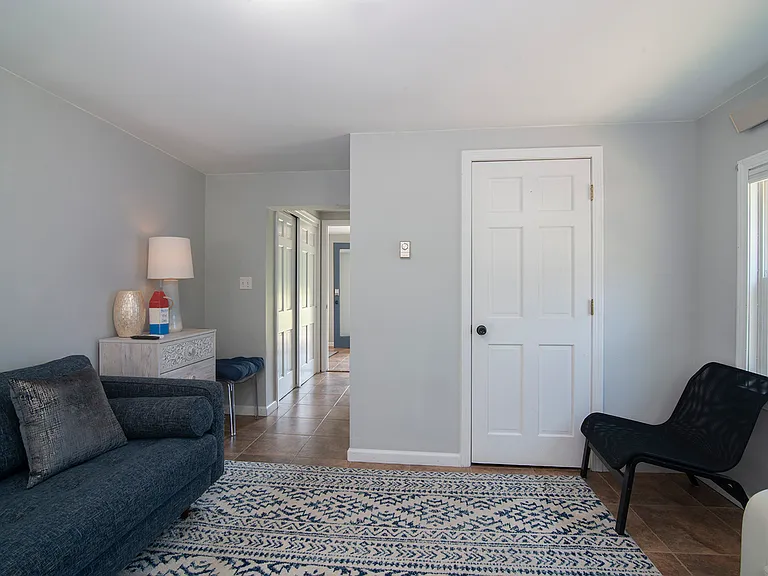 12 Middlefield St — Photo 19