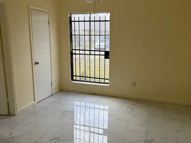 12935 Southspring Dr — Photo 8