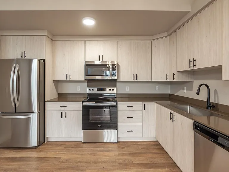 922 Sunset St #304 — Photo 4