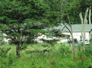 7260 Valley Rd, Berkeley Springs, WV 25411