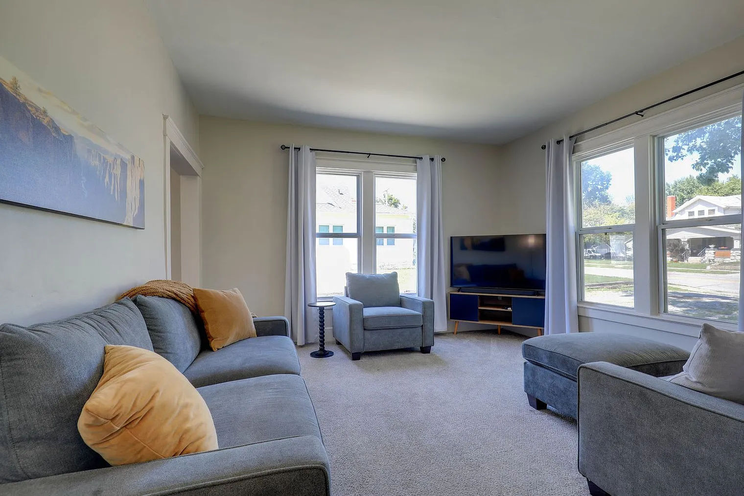 3 bed, 2.0 bath, 1496 sqft, $5,074 — Photo 1