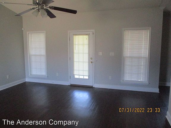 3rd image of 153 Hedgerow Dr