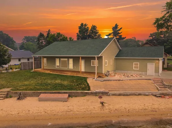 250 Langley St, Lake City, MI 49651