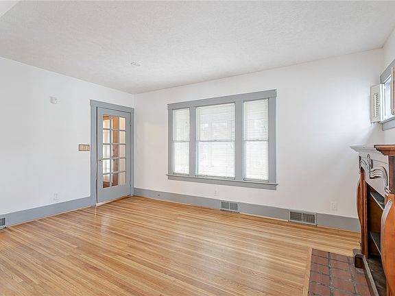 5th image of 176 Merwin Ave