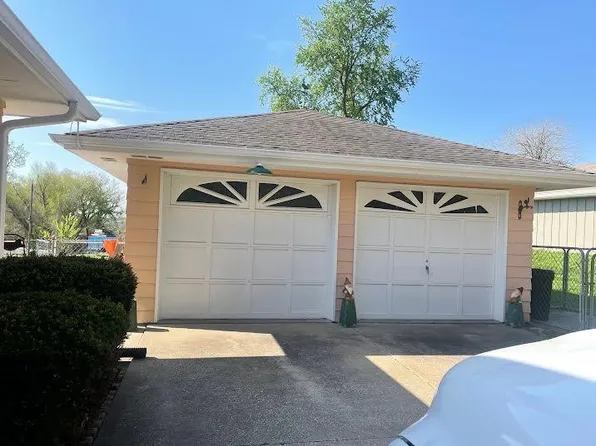 1110 NE County Line Rd, Saint Joseph, MO 64505