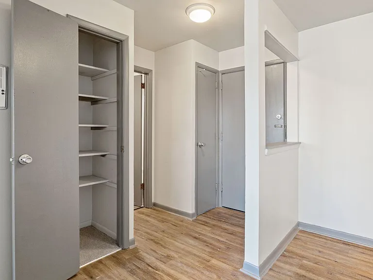District on Oakwood - Northside Apartments — Photo 34