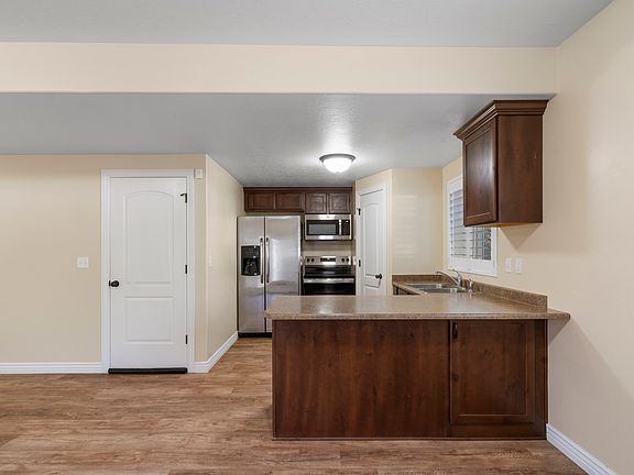 3rd image of 2044 E Redtail Way #B