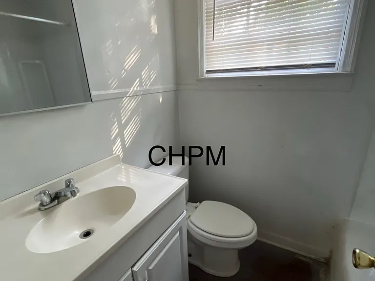 414 W Baptist St — Photo 6
