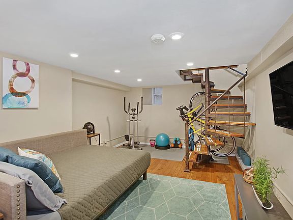 4th image of 316 W 83rd St APT 1A