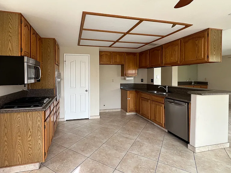25689 Moonseed St — Photo 5