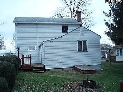2nd image of 340 Waddell St