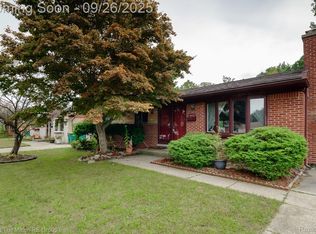 38119 Walnut St, Romulus, MI 48174