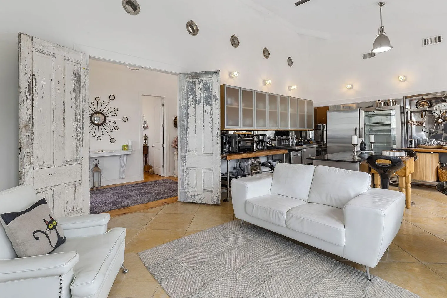 5 bed, 4.0 bath, 2992 sqft, $5,848 — Photo 3