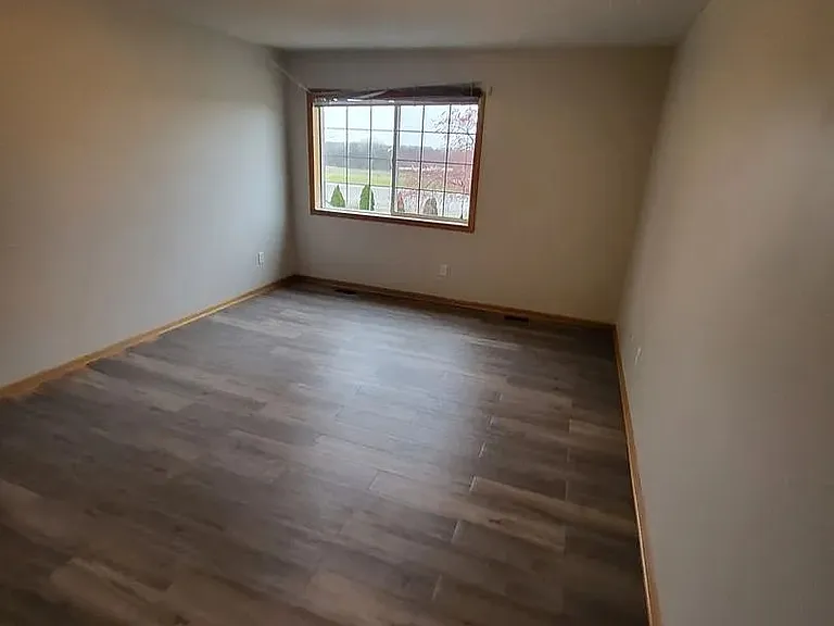 1325 SE Delaware Ave #1 — Photo 6