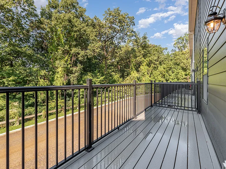 154 High Pointe Dr — Photo 24
