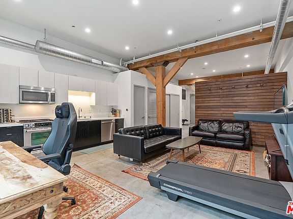 4th image of 527 Molino St Unit 125