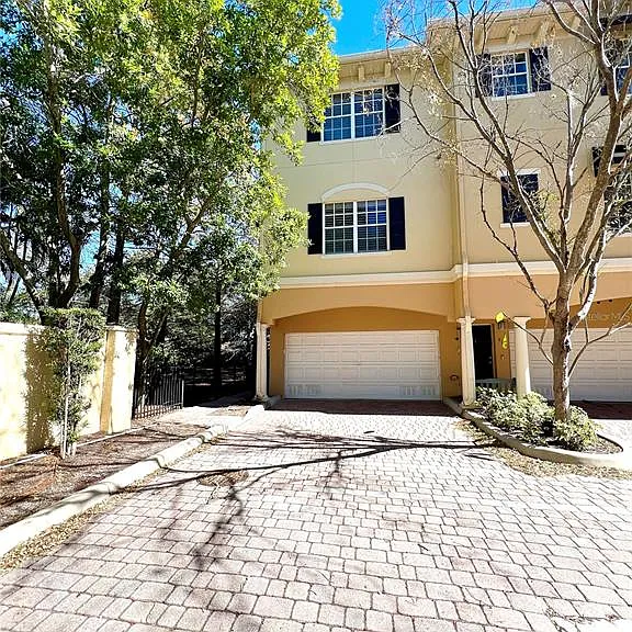 809 Harbor Oak Ln — Photo 2