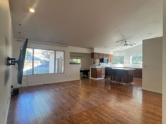4th image of 5226 Canyon Crest Ct