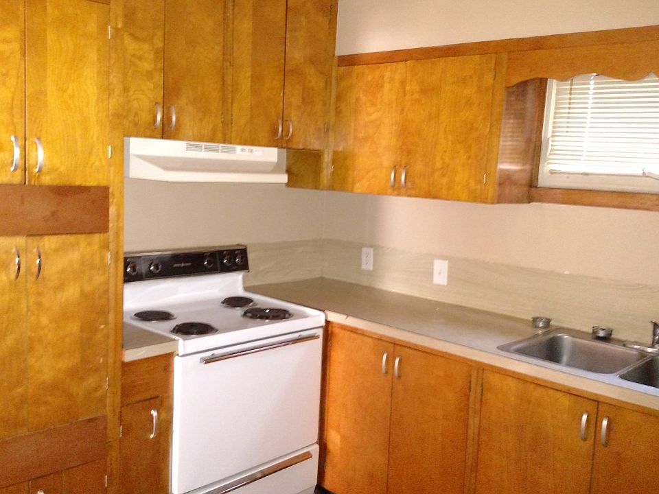 2nd image of 1208 Stanley St APT 6