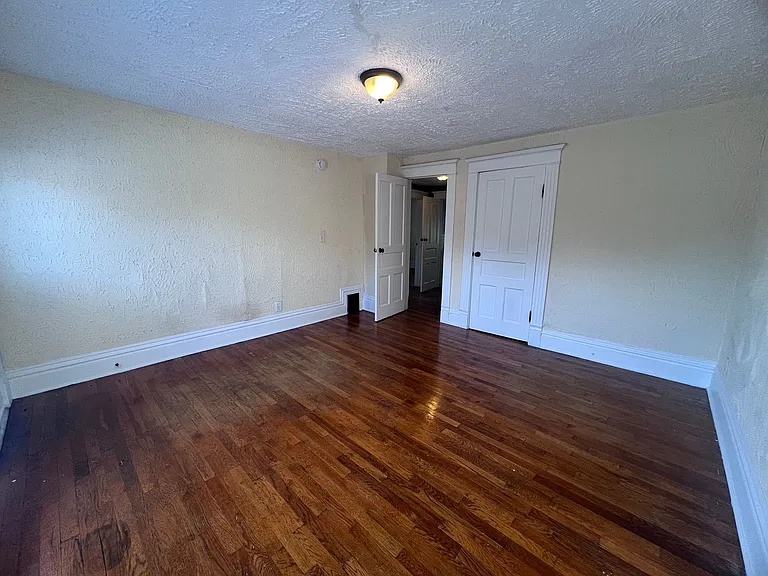 425 Fuller Ave SE — Photo 14