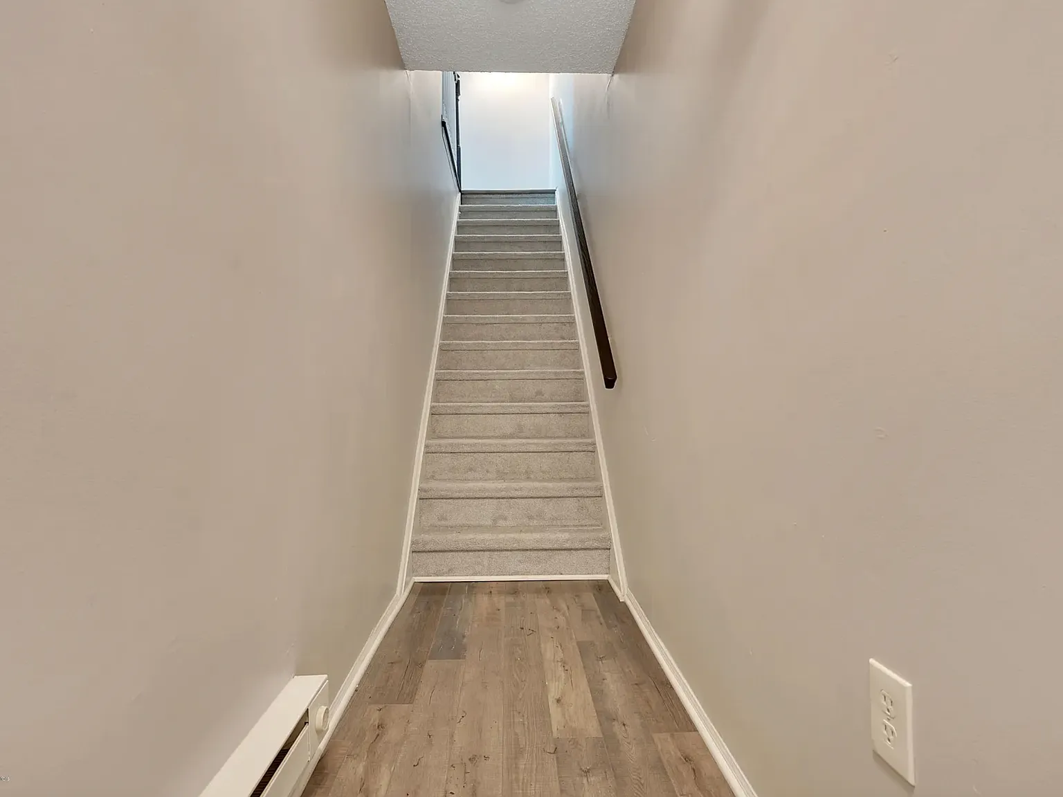 2 bed, 1409 sqft, $2,900 — Photo 2