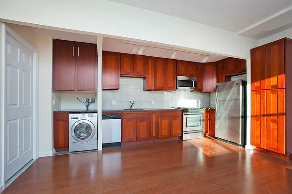 Rented by Pleasant Properties Real Estate LLC | media 6