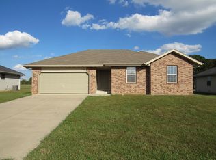 126 Walnut Ave, Rogersville, MO 65742