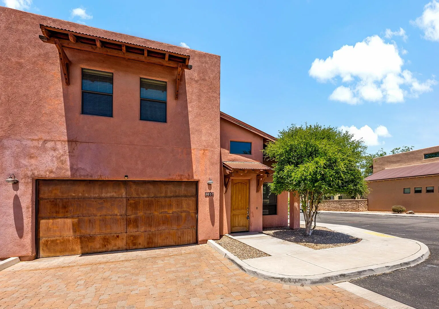 Prelease - Central 4 Bedroom Home With Two Car Garage — Photo 3