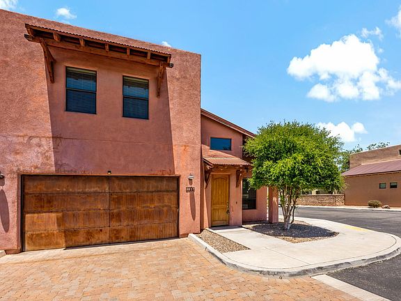 3rd image of 3057 N Presidio Park Pl