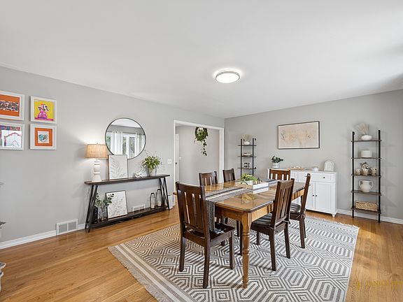 5th image of 306 Juniper Rd