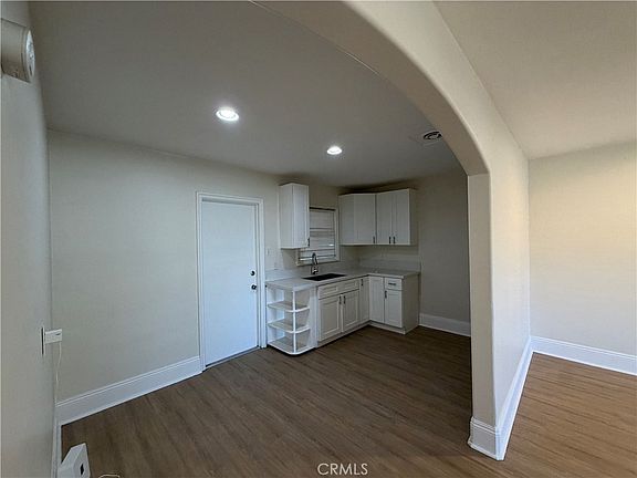 5th image of 9384 Fontana Ave