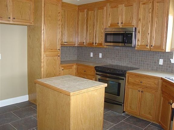 5th image of 220 S Mandy Ave