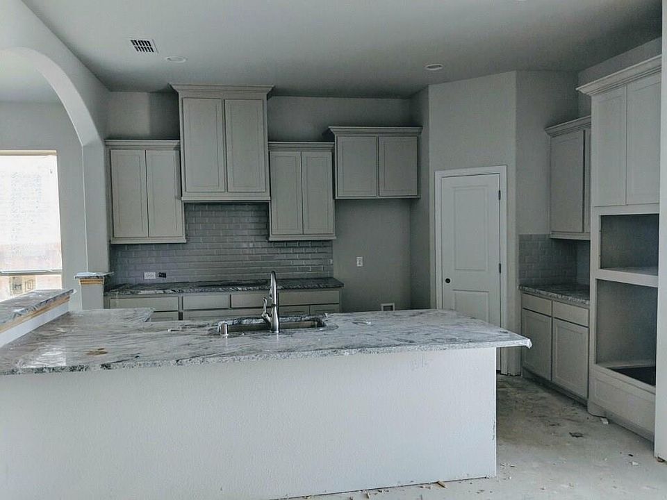 1st image of 721 Wilmington Ln