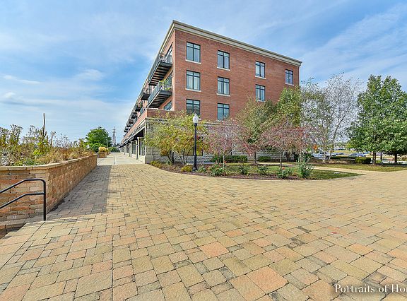 2nd image of 160 S River St Unit 400